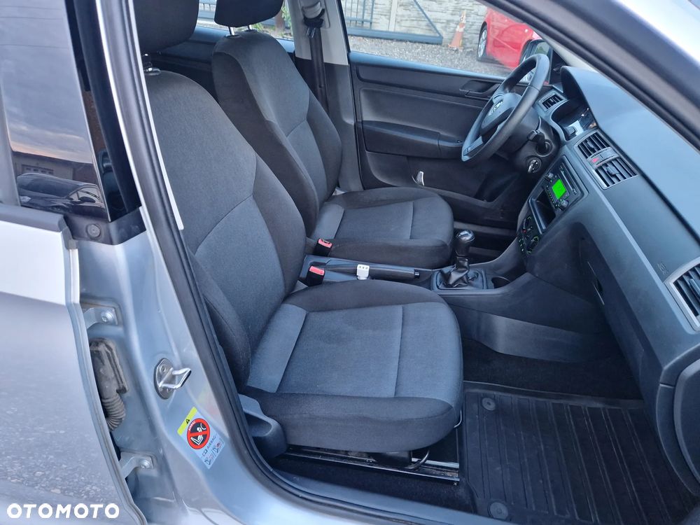 Skoda RAPID - 15