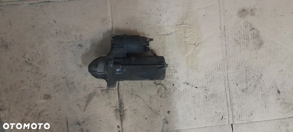 BMW 3 E46  2,0 rozrusznik - 2