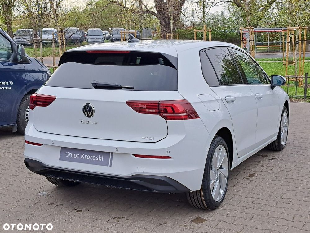 Volkswagen Golf - 6
