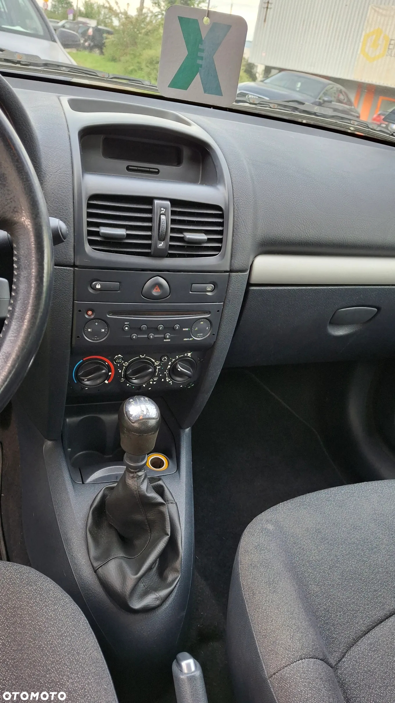 Renault Clio 1.2 16V Extreme - 11