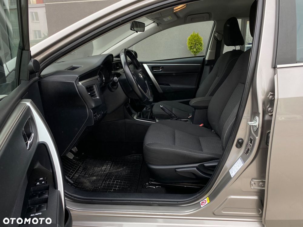 Toyota Corolla 1.6 Premium - 24