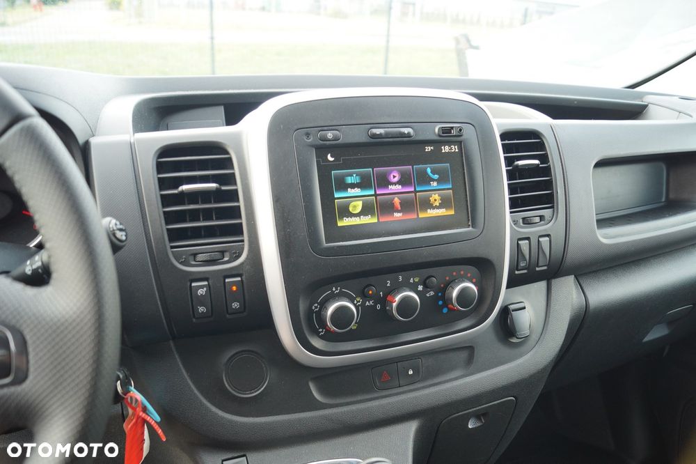 Renault Trafic - 16