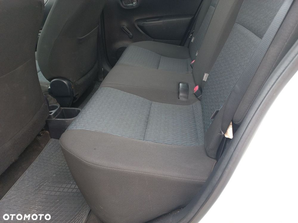 Toyota Yaris 1.0 Active EU6 - 10