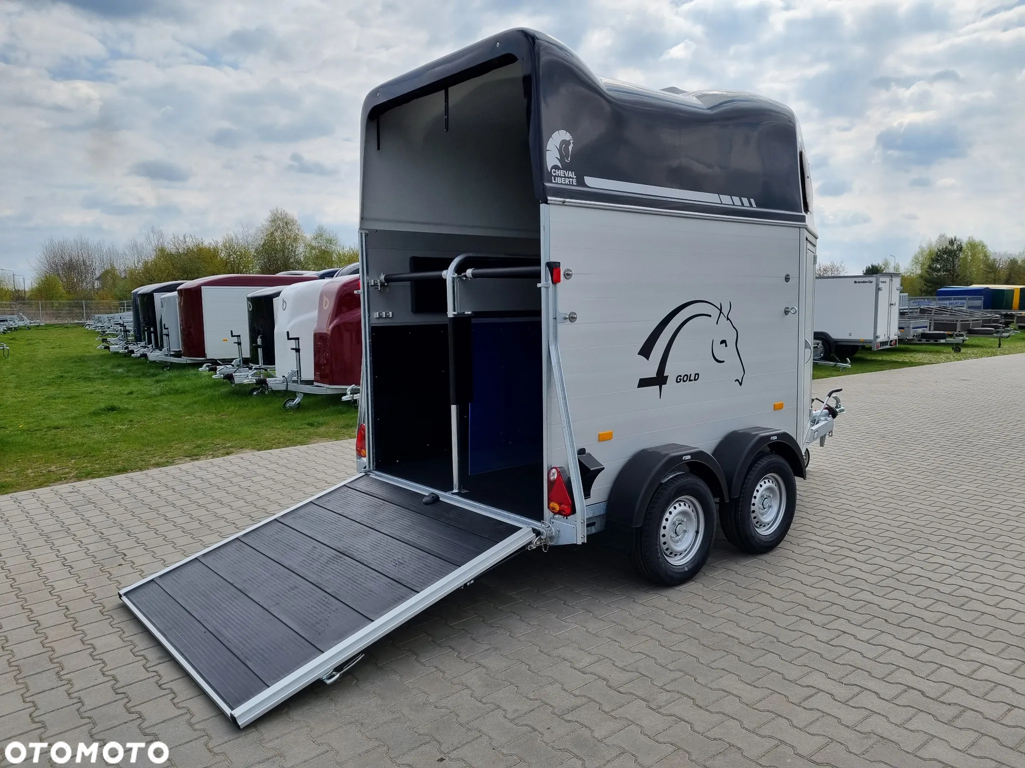 Cheval Liberte Gold First Alu + siodlarnia przyczepa dwukonna - 20