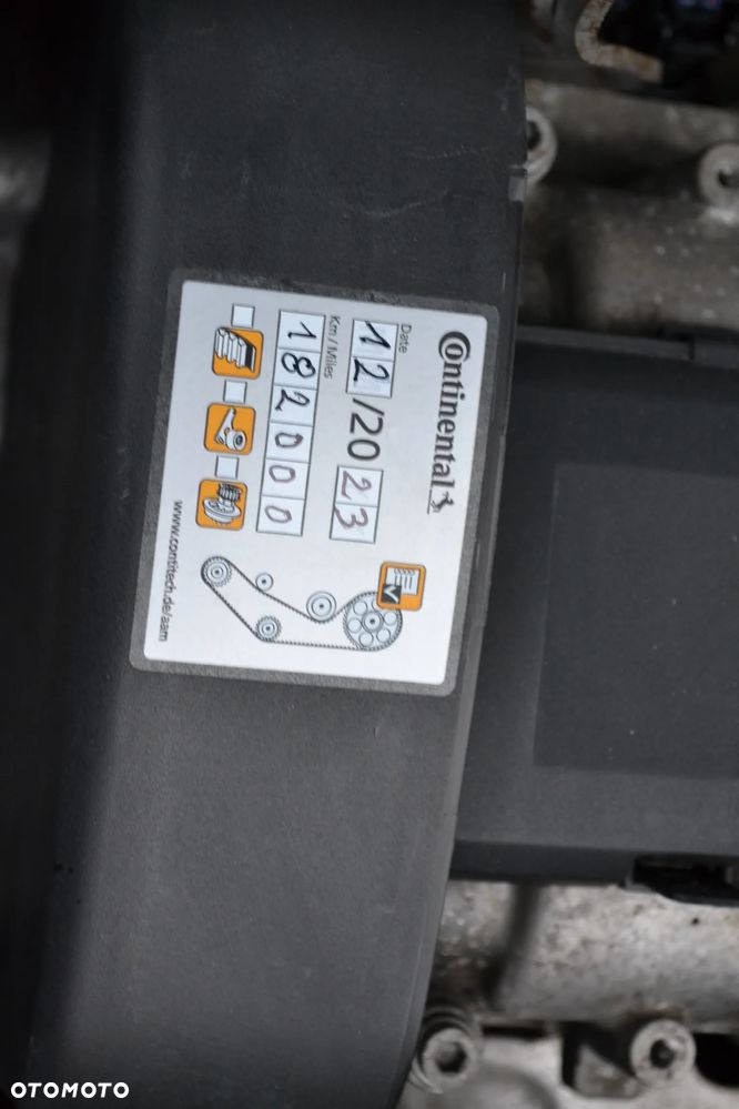 Volkswagen Golf - 28