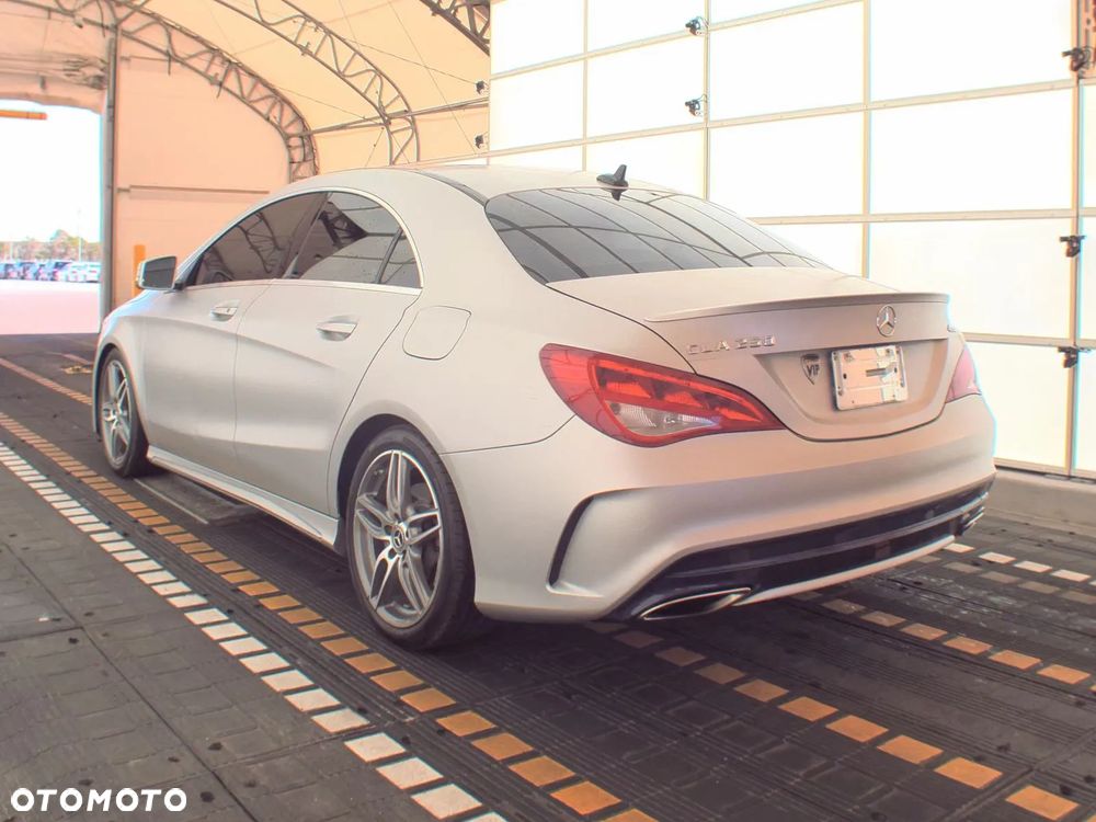 Mercedes-Benz CLA 250 4-Matic - 6