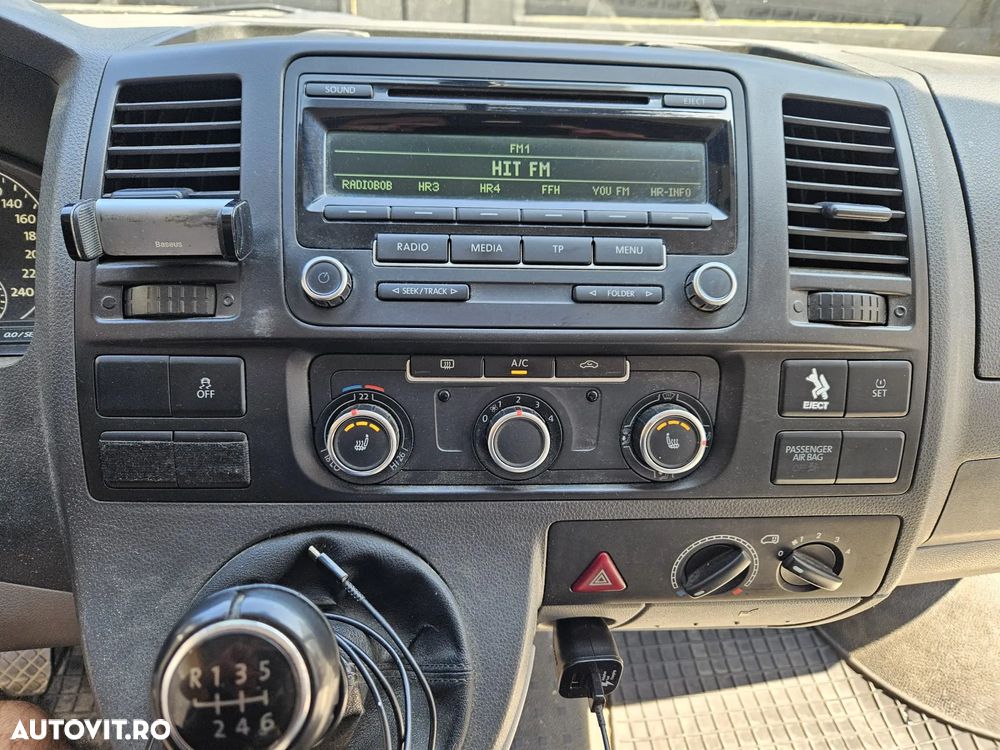 Volkswagen Caravelle - 26