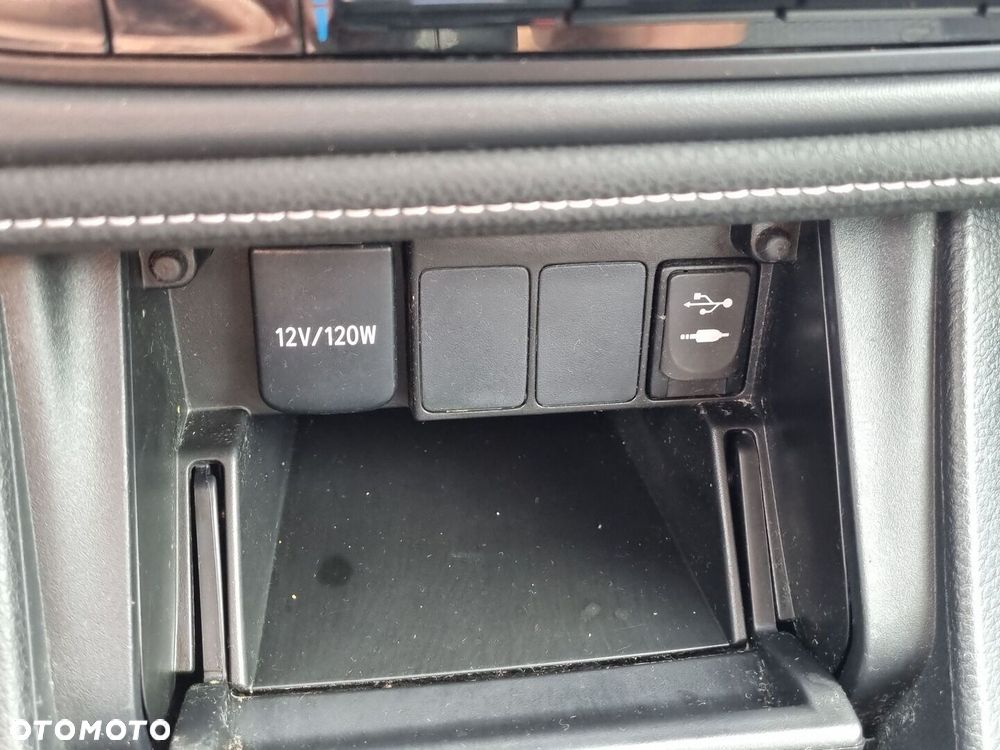 Toyota Corolla - 23