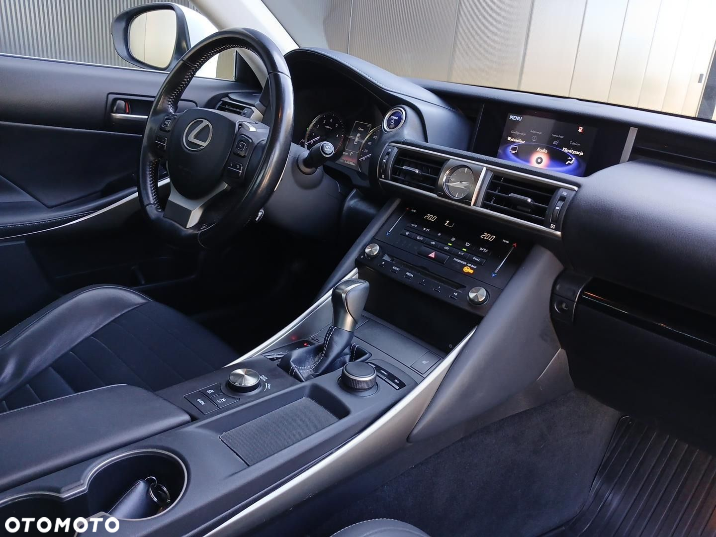 Lexus IS - 15