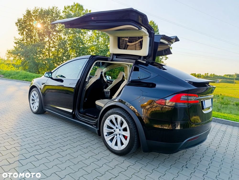 Tesla Model X Performance - 30
