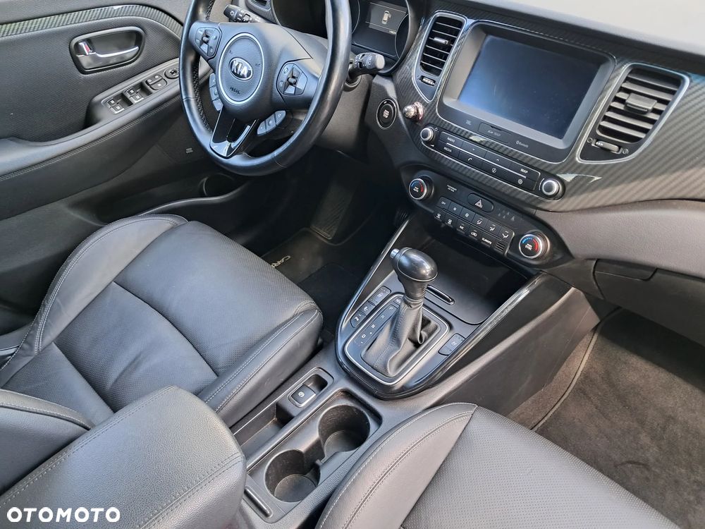 Kia Carens 1.7 CRDi Business Line 7os 7DCT - 22