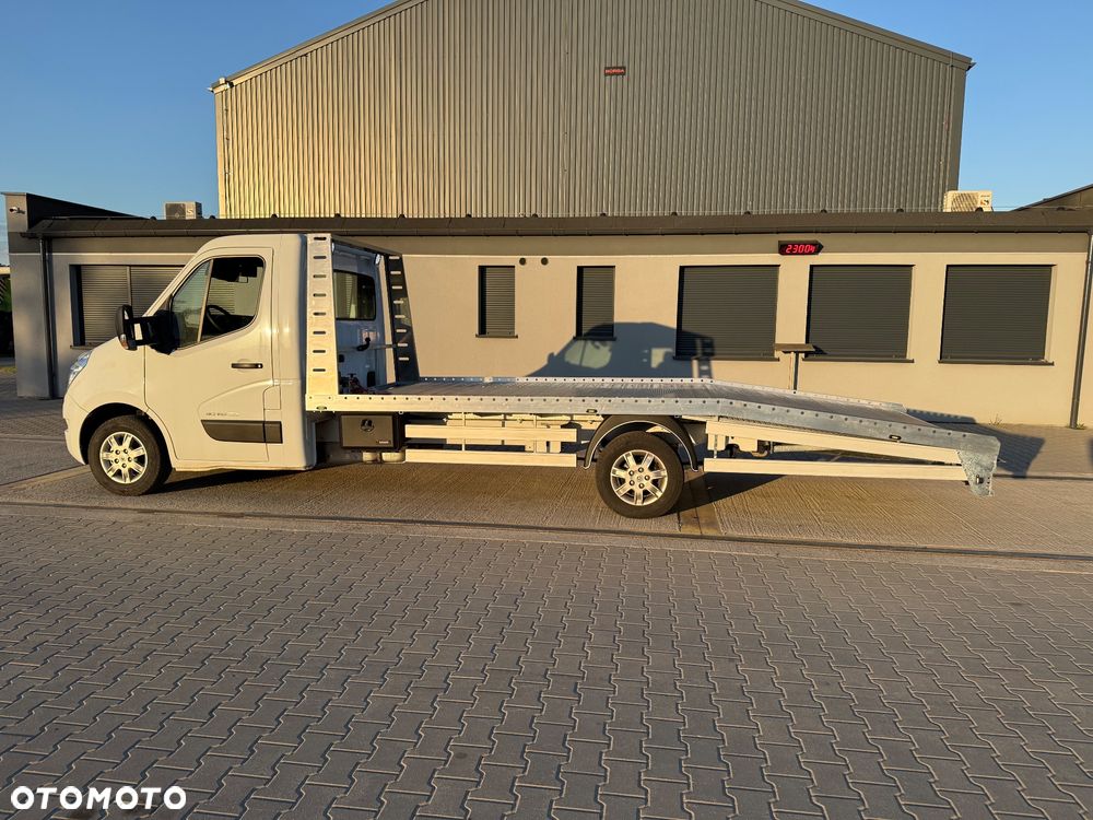 Autolaweta panelowa  najazd laweta Renault Master - 2