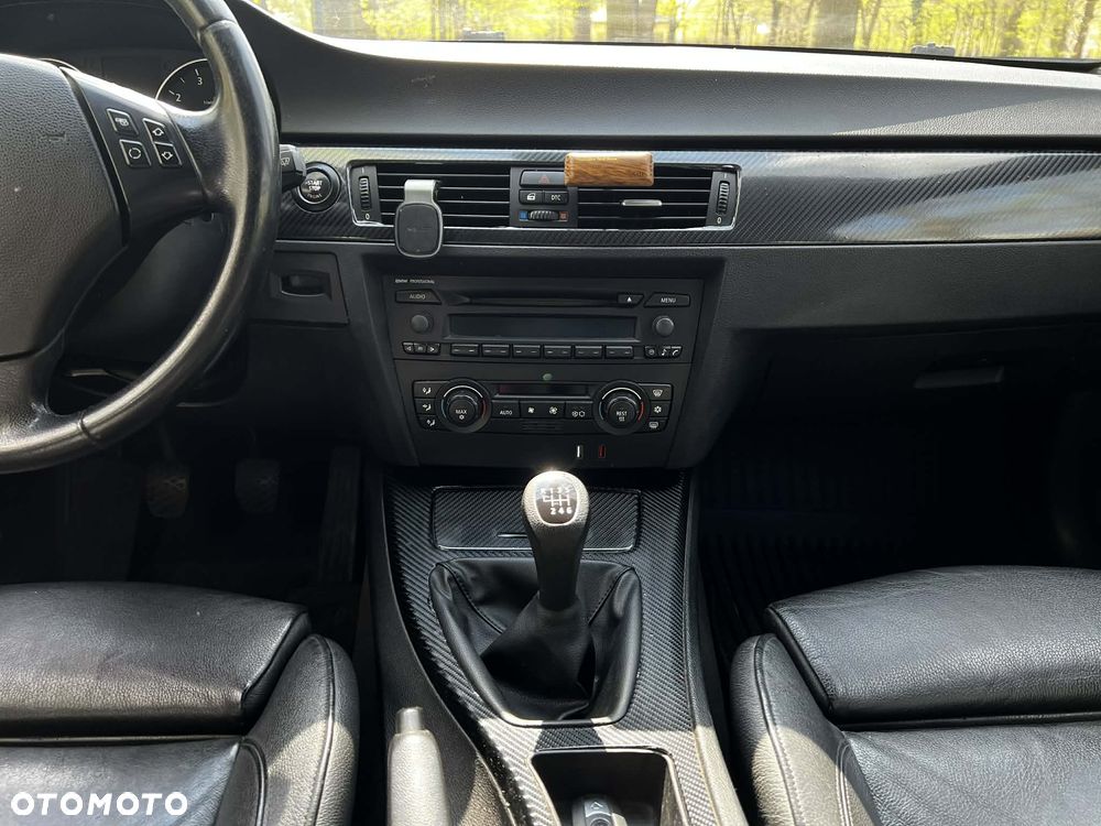 BMW Seria 3 320i - 10