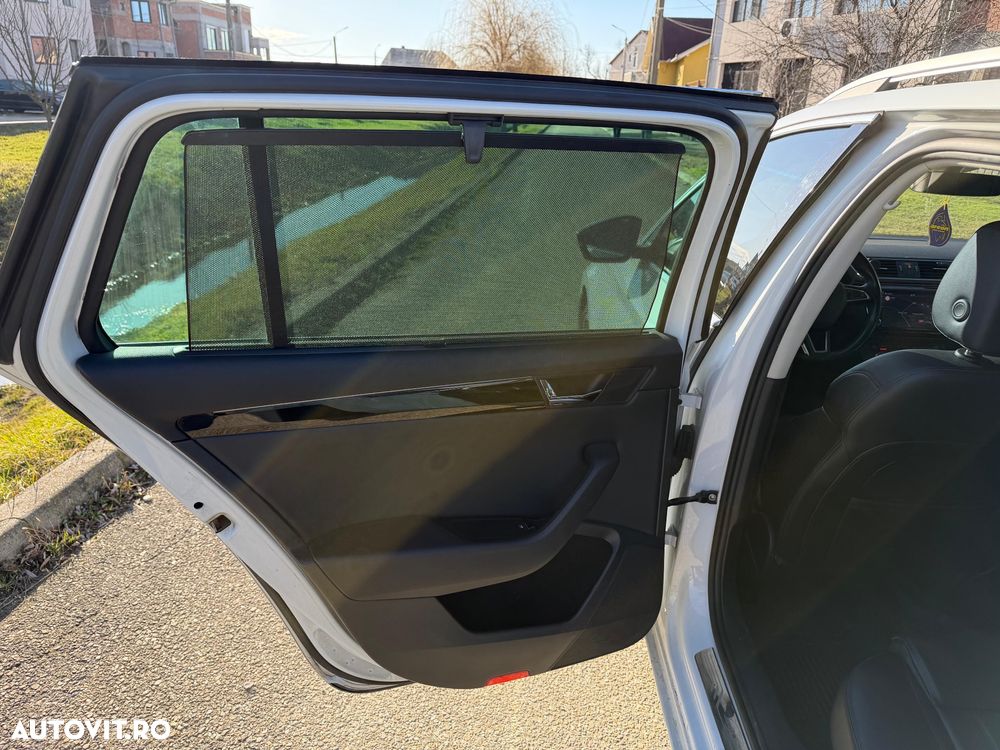 Skoda Superb 2.0 TDI DSG L&K - 23