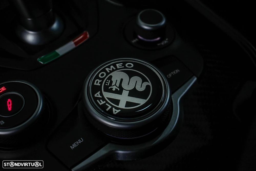 Alfa Romeo Giulia 2.9 Bi-Turbo Quadrifoglio AT8 - 37