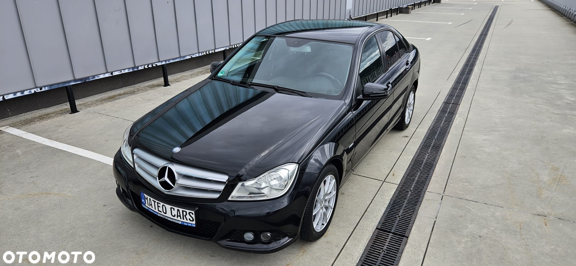 Mercedes-Benz Klasa C 180 CGI BlueEff Avantgarde - 30