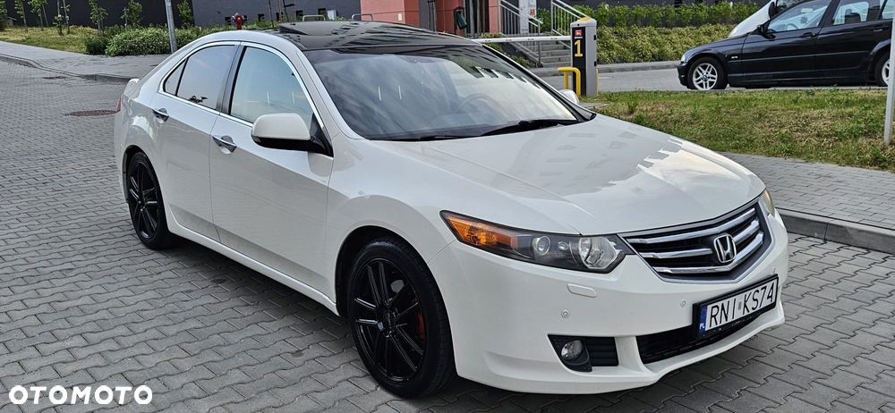 Honda Accord 2.0 Executive Nav - 1