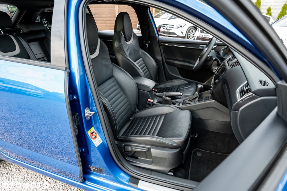 Skoda Octavia 2.0 TDI DSG RS - 24