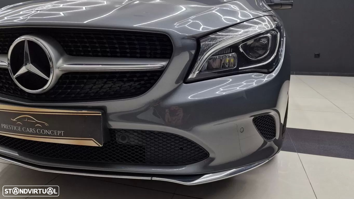 Mercedes-Benz CLA 180 d Shooting Brake AMG Line - 11