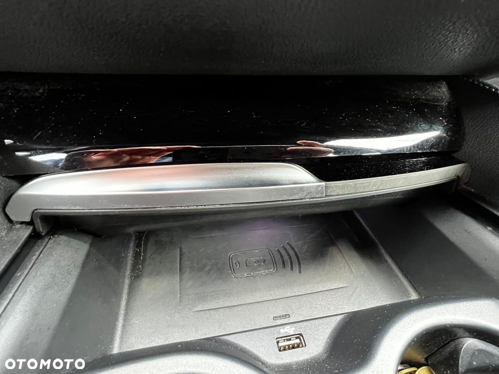 BMW Seria 5 M550i xDrive - 19