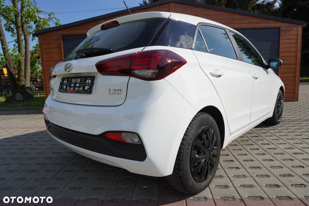 Hyundai i20 blue 1.2 Classic - 15