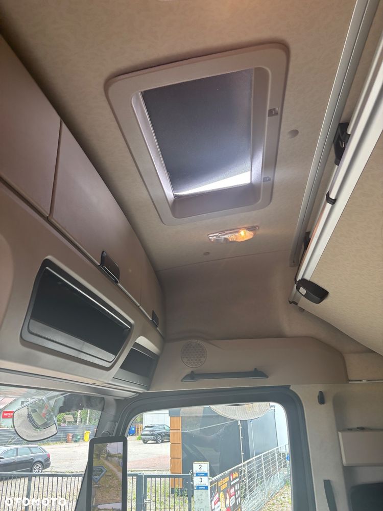 Mercedes-Benz Actros - 16