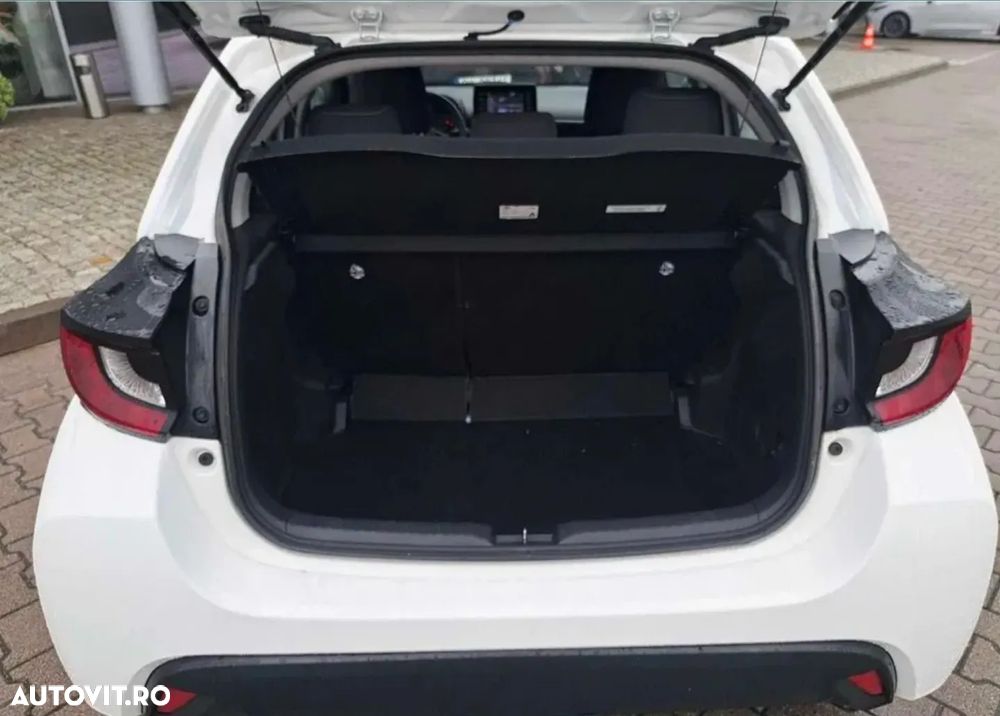 Toyota Yaris 1.5 L Dynamic - 11