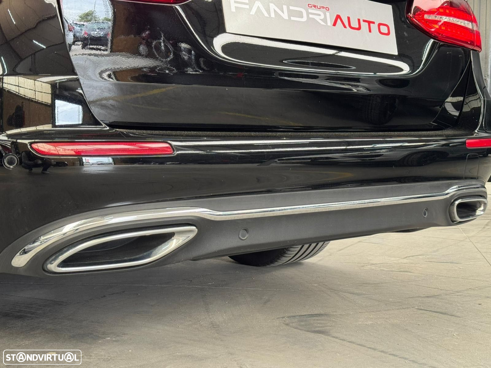 Mercedes-Benz E 300 e Exclusive Line - 17