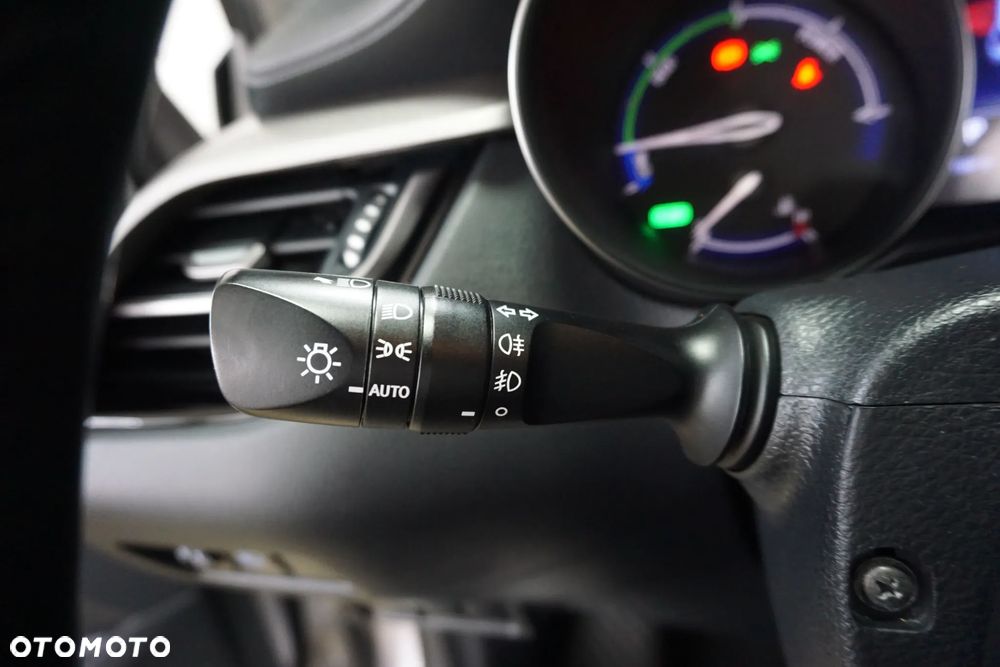 Toyota C-HR Hybrid Business-Edition - 31