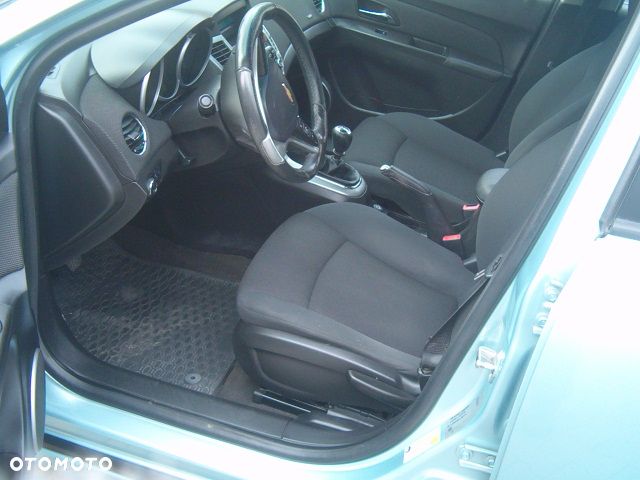 Chevrolet Cruze - 19