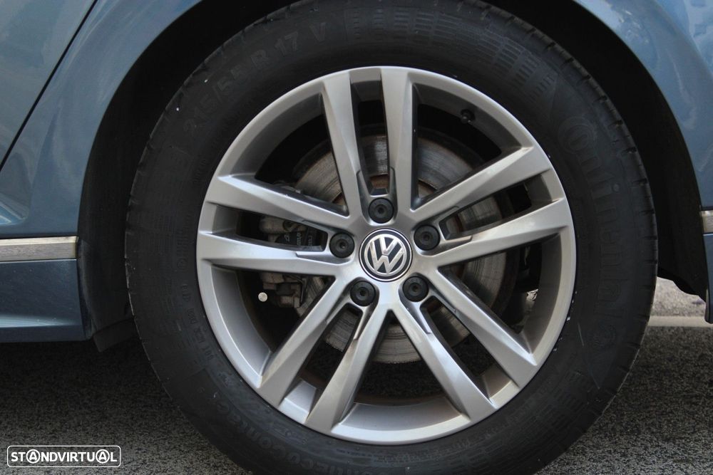 VW Passat Variant 1.6 TDI Highline DSG - 17