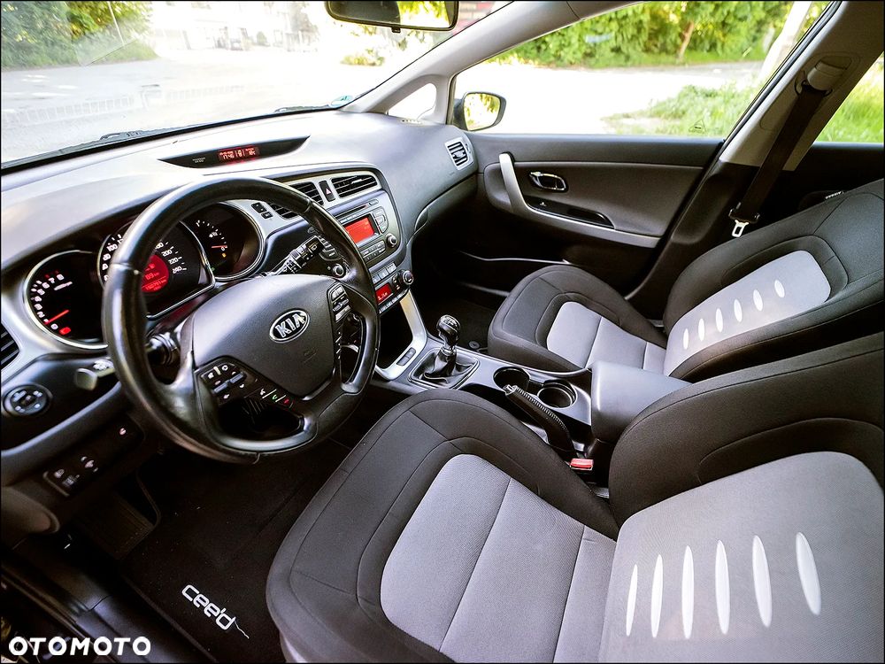 Kia Ceed - 6
