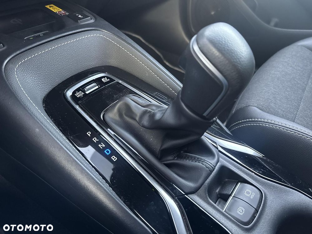 Toyota Corolla 1.8 Hybrid Style - 18