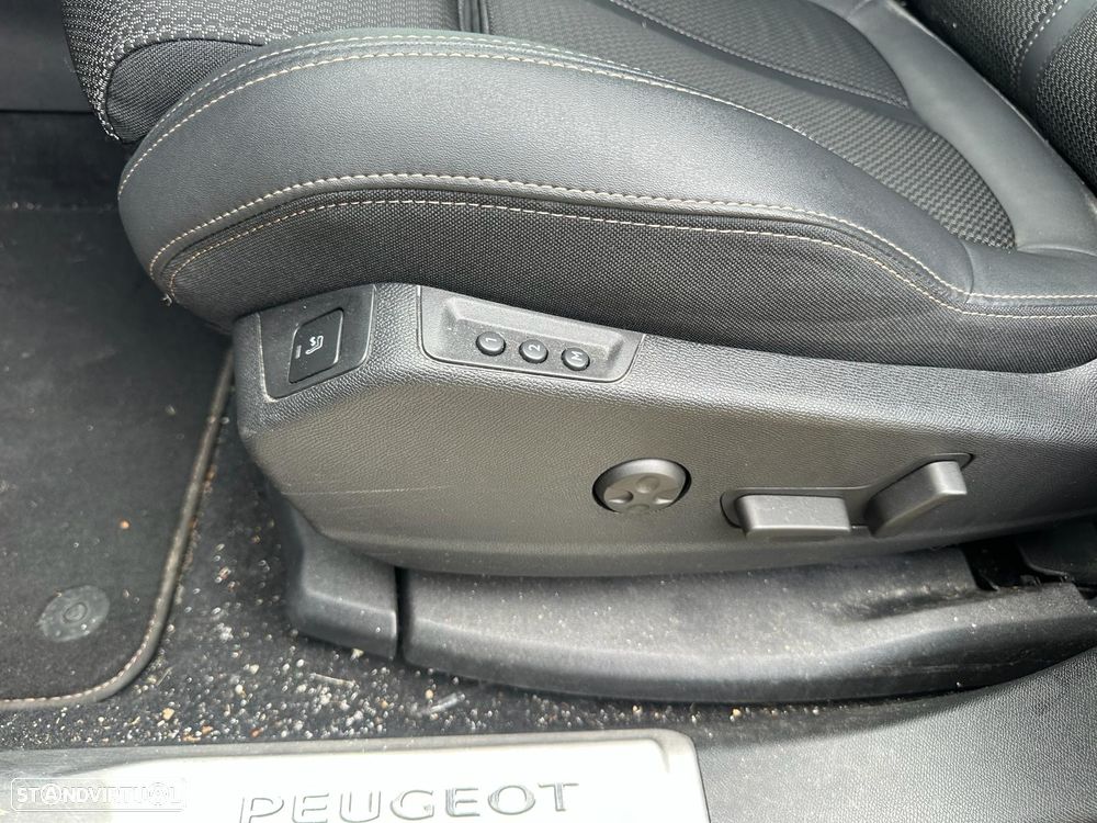 Peugeot 3008 1.2 PureTech GT Pack EAT8 - 18