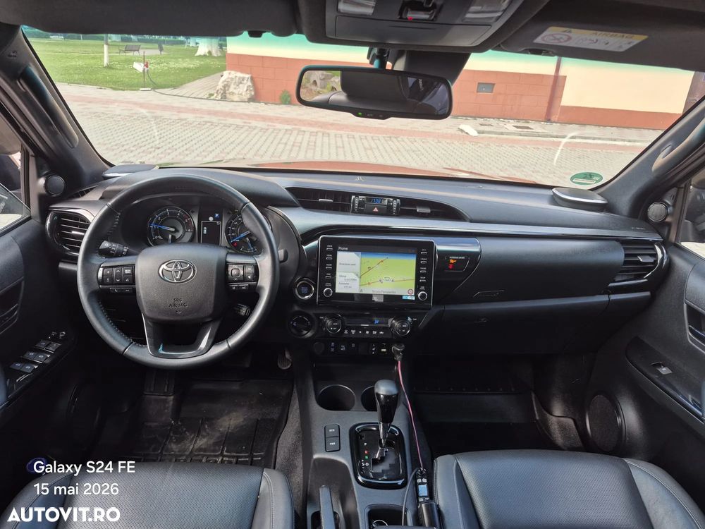Toyota Hilux 2.8D 204CP 4x4 Double Cab AT Invincible - 24
