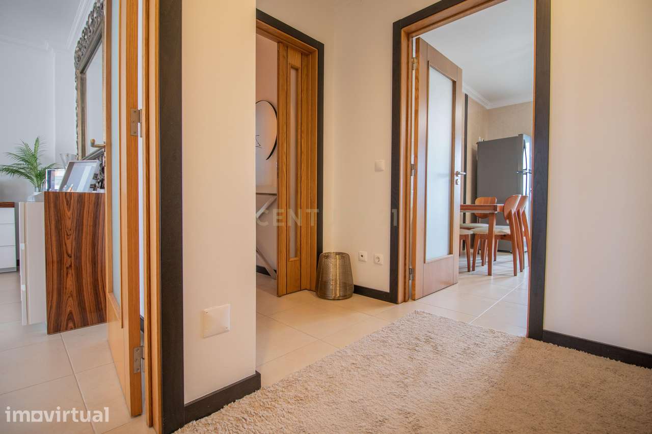 T3 com Suite,  elevador e Garagem Box - Grande imagem: 4/38