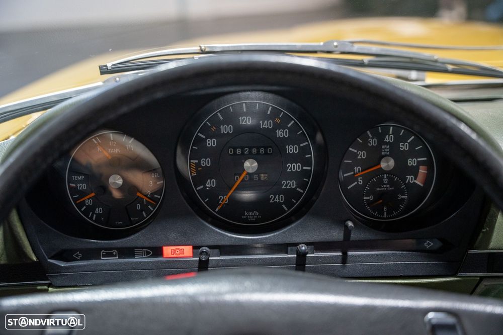 Mercedes-Benz SLC 350 - 32