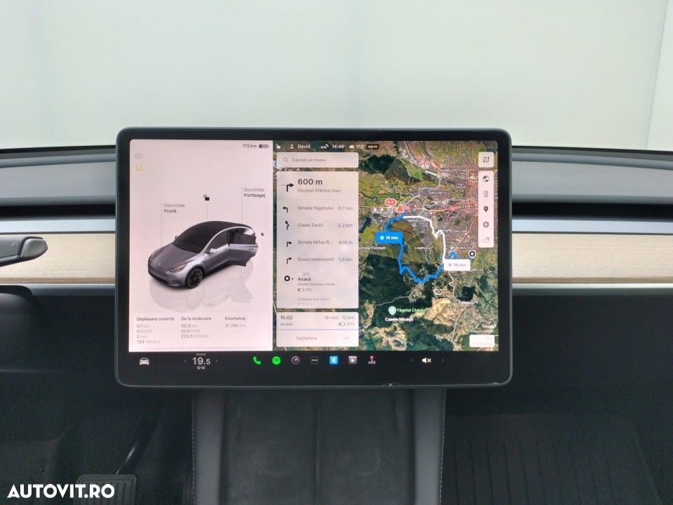 Tesla Model Y Long Range AWD - 15