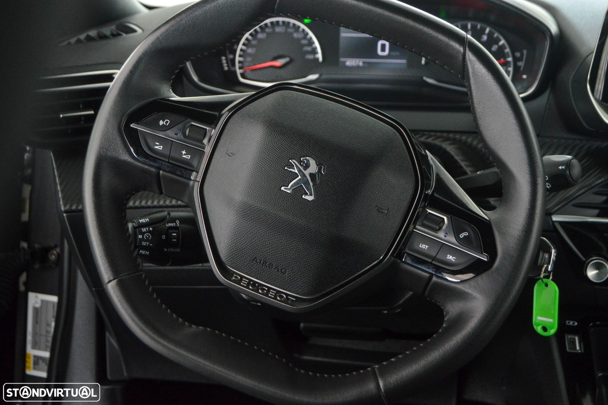 Peugeot 2008 1.2 PureTech Active Pack - 32