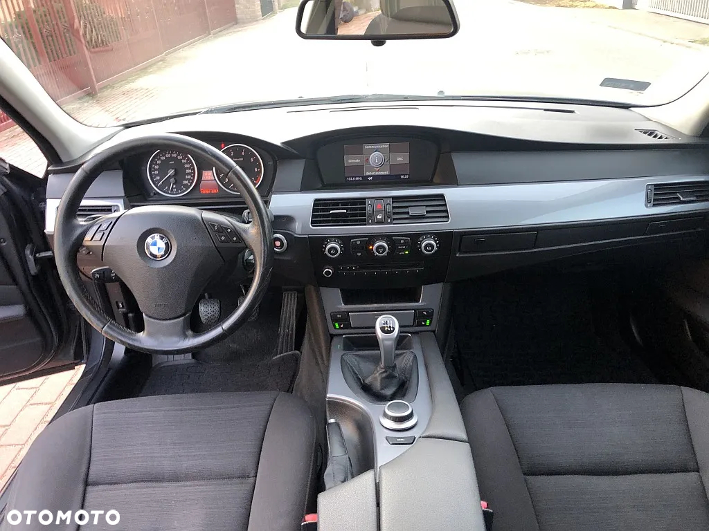 BMW Seria 5 523i - 13