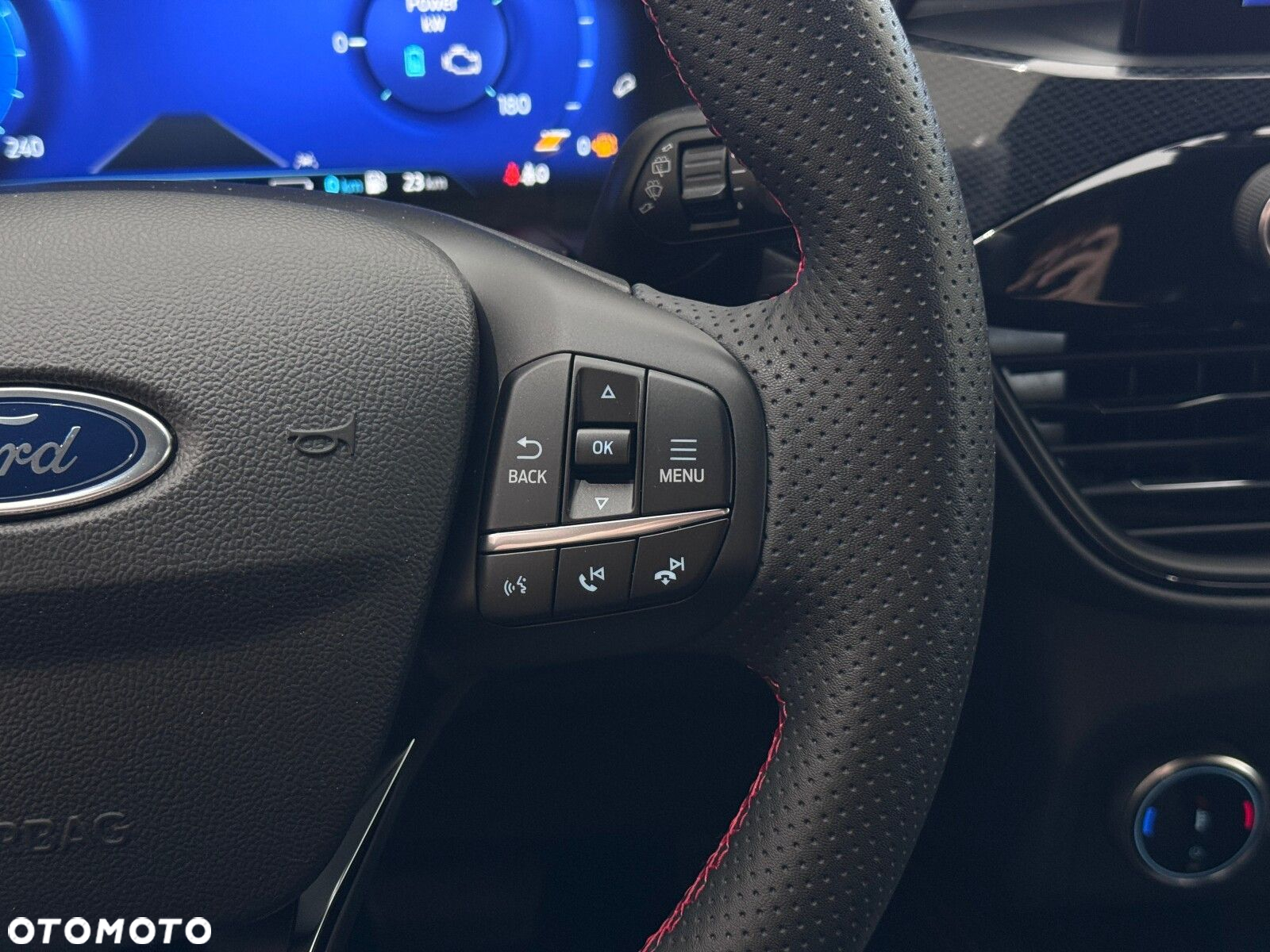 Ford Kuga - 23