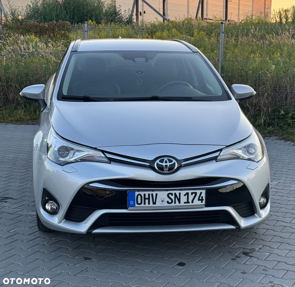 Toyota Avensis 1.8 Executive - 10