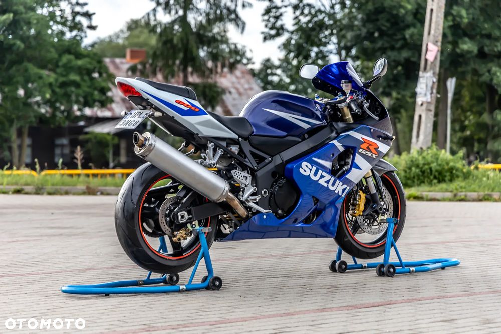 Suzuki GSX-R - 6