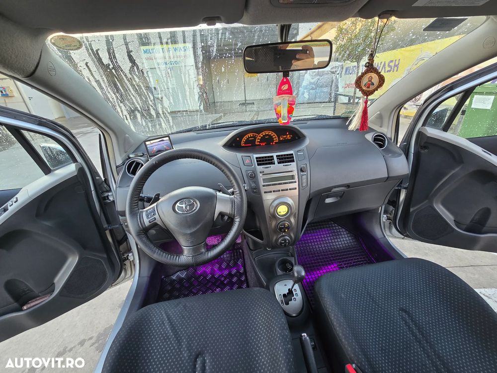 Toyota Yaris 1.3 MultiMode Luna - 7