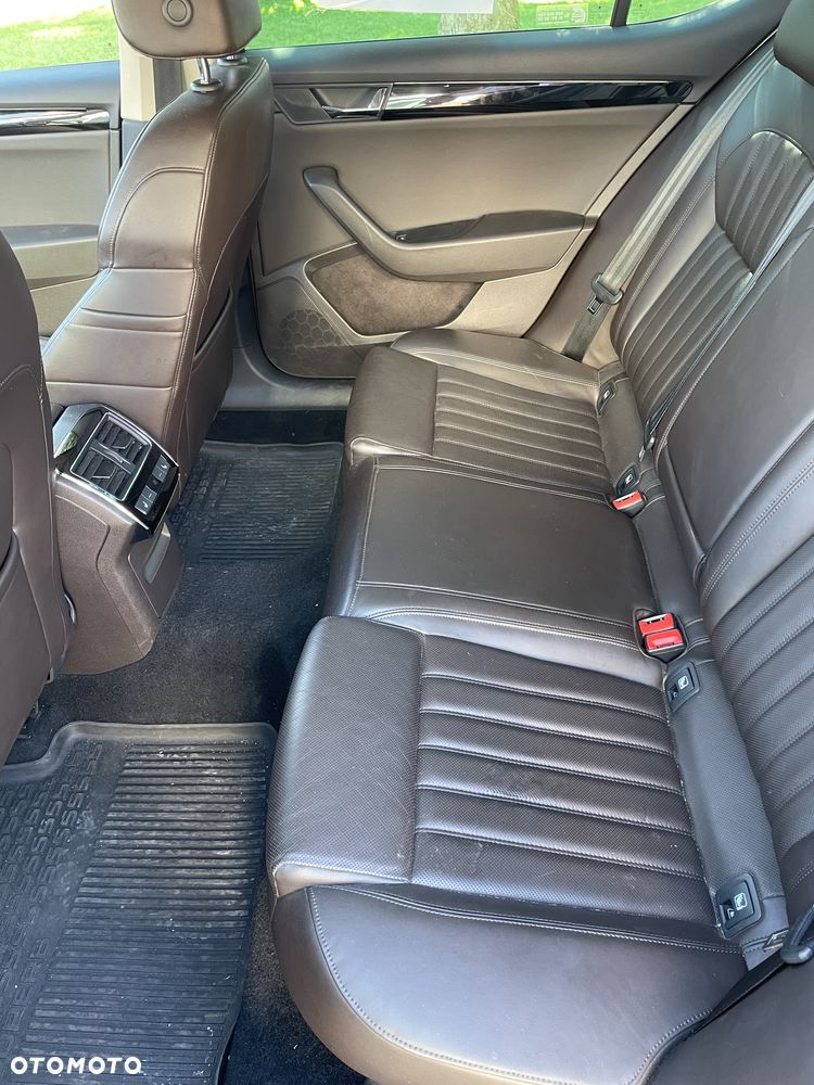 Skoda Superb 2.0 TDI L&K DSG - 9