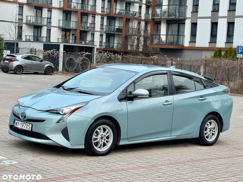 Toyota Prius 1.8 HSD Prestige - 3