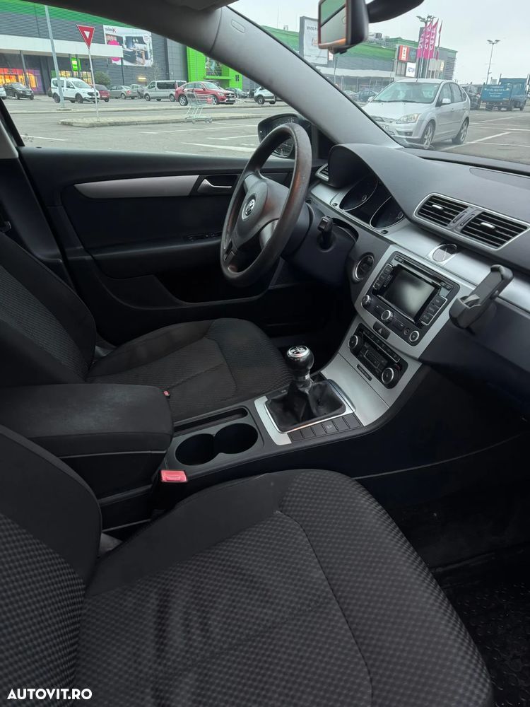 Volkswagen Passat 1.6 TDI BlueMotion Technology Trendline - 13