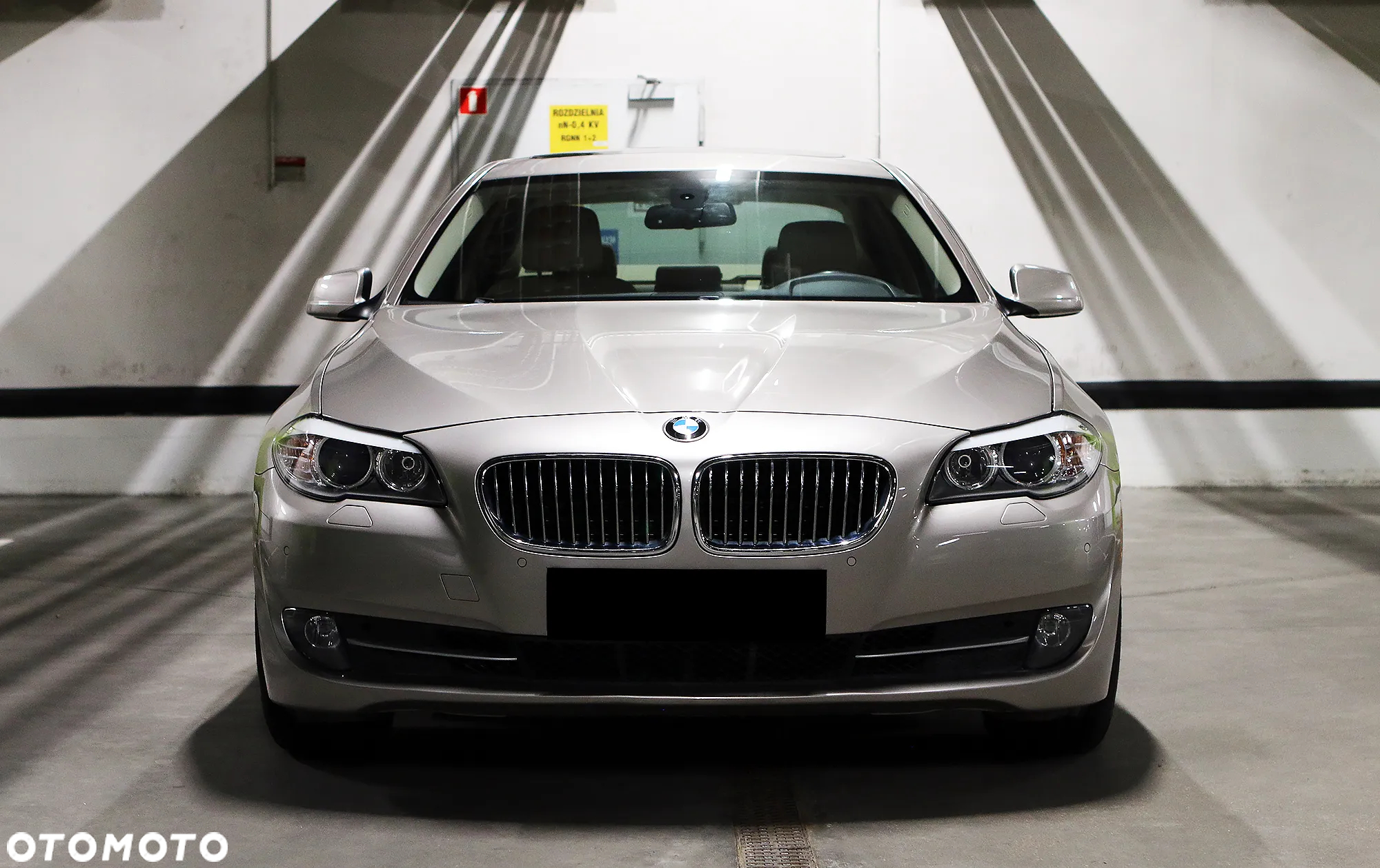 BMW Seria 5 528i - 2