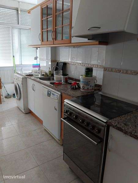 Arrenda-se Apartamento em Benfica. - Grande imagem: 3/3
