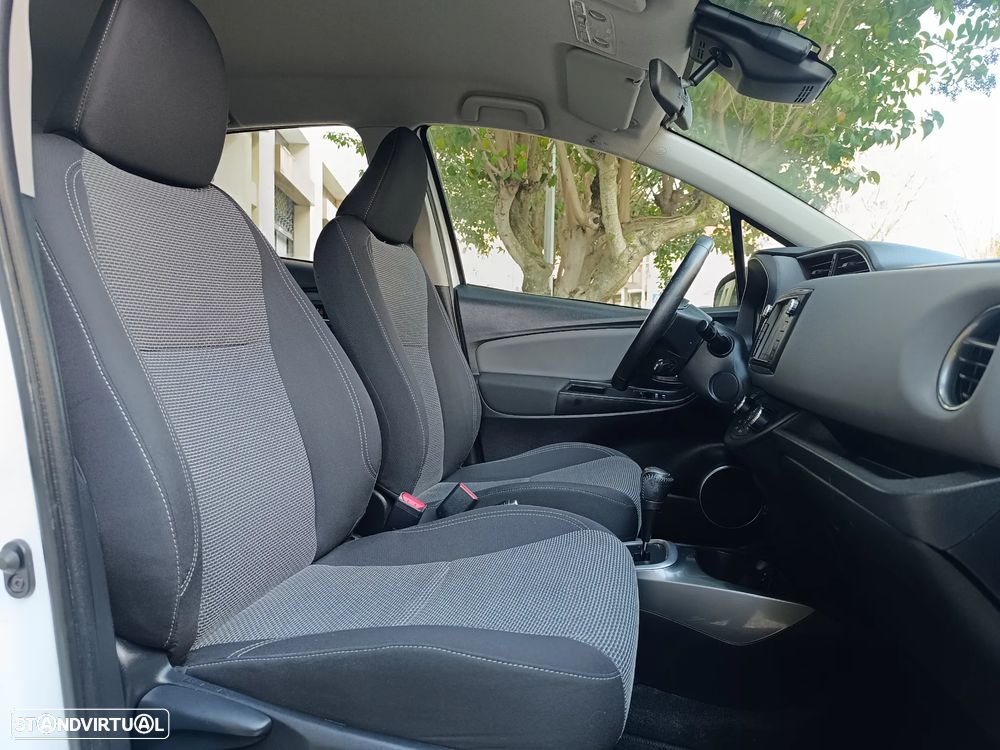 Toyota Yaris 1.5 HSD Comfort+Navi - 18